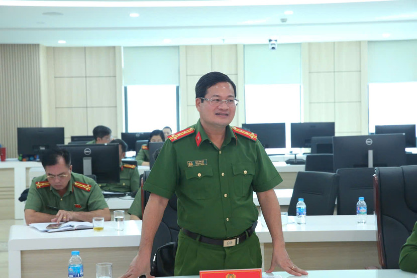 Đại tá Trần Anh Sơn, Phó Giám đốc Công an tỉnh Đồng Nai phát biểu tại hội nghị