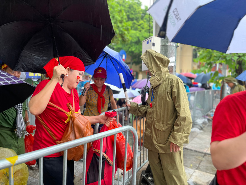 Hướng dẫn người dân di chuyển an toàn