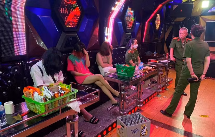 Cơ quan Công an phát hiện nhóm đối tượng tổ chức sử dụng ma túy trong quán karaoke