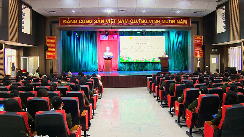 Lễ phát động gắn với mục tiêu thay đổi tư duy, lối nghĩ, cách làm và hành động từ lãnh đạo, chỉ huy đến toàn thể cán bộ, chiến sĩ trong đơn vị Lễ phát động gắn với mục tiêu thay đổi tư duy, lối nghĩ, cách làm và hành động từ lãnh đạo, chỉ huy đến toàn thể cán bộ, chiến sĩ trong đơn vị