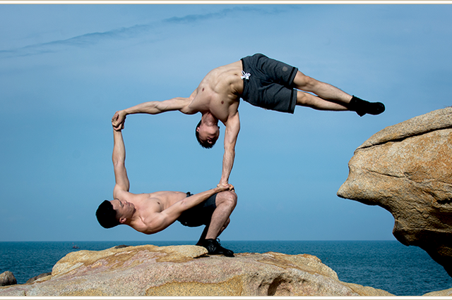 Tiết mục "Sức mạnh của đôi tay" đem về cho Quốc Cơ, Quốc Nghiệp nhiều giải thưởng uy tín Tiết mục "Sức mạnh của đôi tay" đem về cho Quốc Cơ, Quốc Nghiệp nhiều giải thưởng uy tín