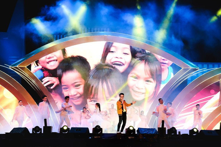 Hoàng Bách bận rộn với vai trò đại sứ và hoạt động xã hội ảnh 7