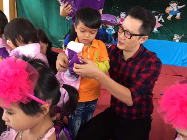 Hoàng Bách bận rộn với vai trò đại sứ và hoạt động xã hội ảnh 9