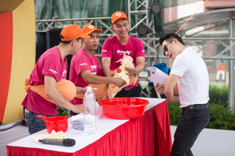 Hoàng Bách bận rộn với vai trò đại sứ và hoạt động xã hội ảnh 2