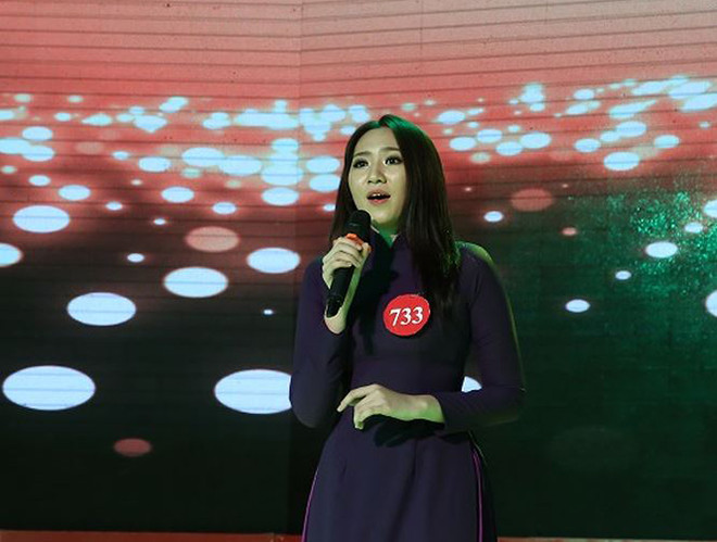 SBD 733 Huỳnh Ái Xuân – Đại học Công nghệ TPHCM với tiết mục hát – sở thích nghe nhạc và đọc sách