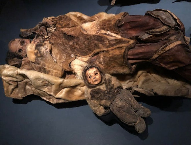Ám ảnh ánh mắt của xác ướp bé trai 6 tháng tuổi bị chôn sống theo mẹ ảnh 19 Ám ảnh ánh mắt của xác ướp bé trai 6 tháng tuổi bị chôn sống theo mẹ ảnh 19