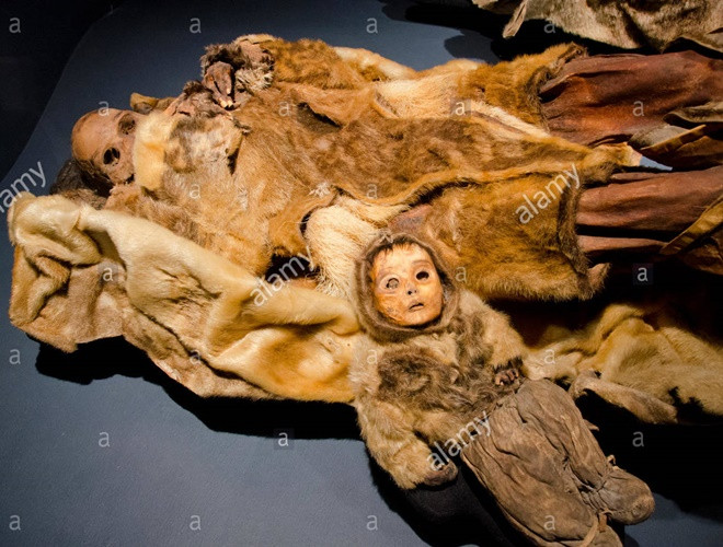 Ám ảnh ánh mắt của xác ướp bé trai 6 tháng tuổi bị chôn sống theo mẹ ảnh 10 Ám ảnh ánh mắt của xác ướp bé trai 6 tháng tuổi bị chôn sống theo mẹ ảnh 10