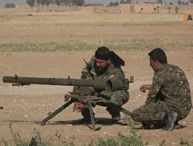 SDF tại thị trấn Baghouz phía đông của Thung lũng sông Euphrates, Syria