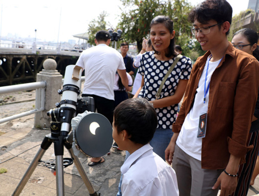 [ẢNH] Nhìn lại cảnh nhật thực "vòng tròn lửa" đi qua Việt Nam và các nước châu Á vào 26-12 ảnh 10