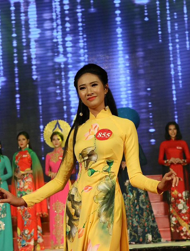 SBD 855 Lâm Quế Phi – Đại học Công nghiệp TPHCM thể hiện tài năng ca hát. Đến với cuộc thi, Quế Phi mong muốn lan tỏa những điều tốt đẹp và nhận lại được nhiều điều từ đây.