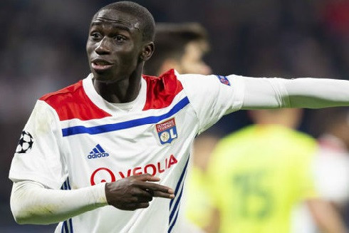Lyon phủ nhận thông tin bán Frlaend Mendy cho Real
