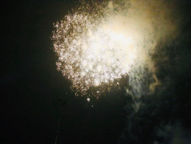 Pháo hoa được bắn liên tục trong 15 phút với đa dạng sắc màu và hình thù đặc biệt, mang đến những ý nghĩa và biểu tượng khác nhau cho một năm mới sắp bắt đầu Pháo hoa được bắn liên tục trong 15 phút với đa dạng sắc màu và hình thù đặc biệt, mang đến những ý nghĩa và biểu tượng khác nhau cho một năm mới sắp bắt đầu