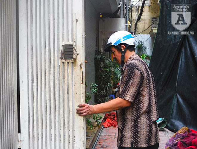 Căn nhà xảy ra cháy là của ông Phạm Văn Hào, nhà có 6 tầng, thiết kế theo dạng nhà ống, cửa thoát hiểm nằm ở tầng 1