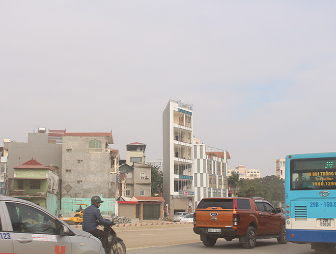 Căn nhà 6 tầng, siêu méo là này được xem là "điểm nhấn" cho kiểu "kiến trúc" có một không hai tại con đường này.