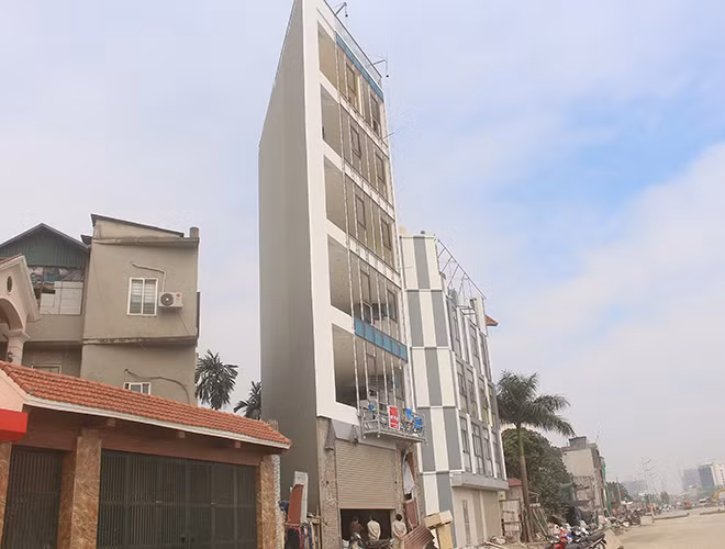 Hiện căn nhà này đang trong quá trình hoàn thiện và được cho thuê để kinh doanh.