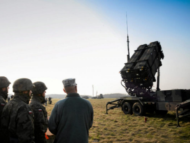 Quân đội Phần Lan và Mỹ tham gia tập trận chung với hệ thống tên lửa mới (21 tháng 3 năm 2015)