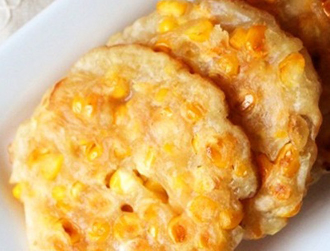 Màu vàng óng của loại bánh nướng này được coi là may mắn hơn khi liên quan đến thành công tiền tệ. Màu vàng óng của loại bánh nướng này được coi là may mắn hơn khi liên quan đến thành công tiền tệ.