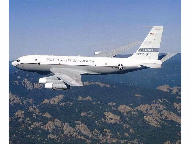 Máy bay Mỹ hoạt động trinh sát trong không phận Nga ảnh 1