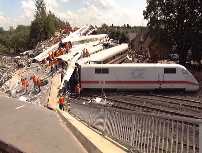 Tai nạn đường sắt Eschede xảy ra ngày 3-6-1998, gần làng Eschede, thuộc quận Celle, bang Niedersachsen, Đức. Tàu cao tốc bị trật bánh và đâm vào một cây cầu bắc qua sông, khiến 101 người chết và khoảng 100 người bị thương