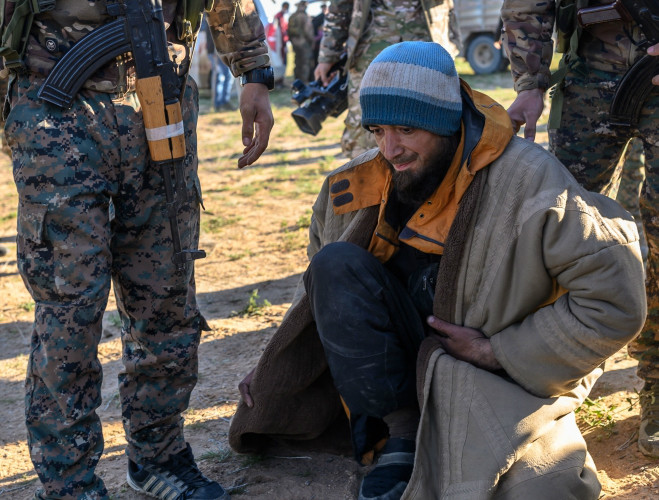 Tay súng IS Baghouz đầu hàng SDF