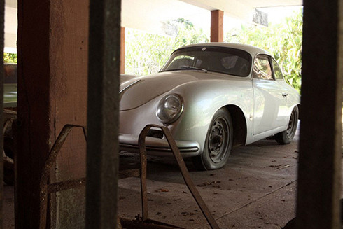 Chiếc Porsche 356 còn sót lại trong ga ra Chiếc Porsche 356 còn sót lại trong ga ra