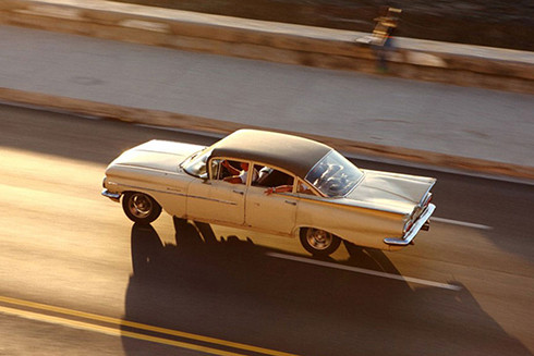 Ra đời cách đây hơn nửa thế kỷ, chúng vẫn lăn bánh và chạy tốt, nổi bật với màu sắc sặc sỡ, tạo nên nét hoài cổ đặc biệt ở vùng đất đầy nắng gió này. Ra đời cách đây hơn nửa thế kỷ, chúng vẫn lăn bánh và chạy tốt, nổi bật với màu sắc sặc sỡ, tạo nên nét hoài cổ đặc biệt ở vùng đất đầy nắng gió này.