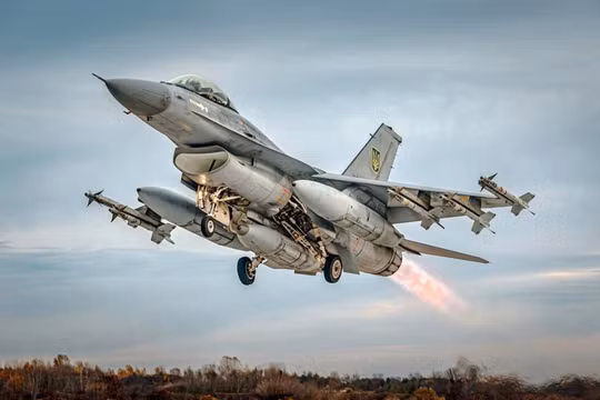 Tướng Mỹ nhắc đến loại tiêm kích nào của Nga trong vụ bị F-16 Ukraine bắn hạ?