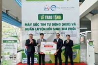 Lắp đặt máy khử rung tim tự động tại ga Cát Linh và ga Cầu Giấy của 2 tuyến tàu điện