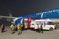 Máy bay Vietnam Airlines phải hạ cánh khẩn xuống Ấn Độ cấp cứu một hành khách