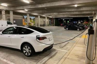 Cấp thiết cần quy chuẩn trạm sạc xe điện ở chung cư