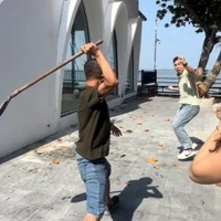 Tin Podcast ngày 23-2-2026: Nguyên nhân vụ dùng xẻng đánh người trước quán ăn