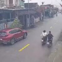 Tin Podcast ngày 18/3/2026: Từ hình ảnh camera, công an truy ra kẻ cướp giật túi xách của cô gái