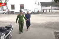 Lần theo dấu vết đối tượng truy nã lẩn trốn 20 năm tại Lào