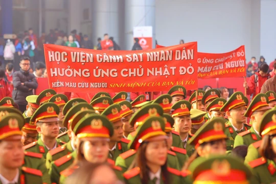 Hàng nghìn sinh viên tham gia hưởng ứng, hiến máu tình nguyện tại Chủ nhật Đỏ 2026