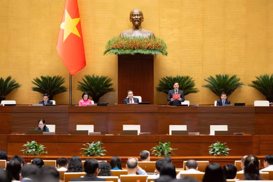 Từ 1-1-2027: Giảm ít nhất 6 loại giao dịch bắt buộc phải công chứng, chưa nới thẩm quyền công chứng bất động sản 