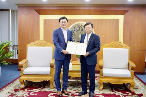 Một doanh nghiệp Hàn Quốc ủng hộ 2 tỷ đồng cho người dân bị thiệt hại thiên tai tại Đắk Lắk