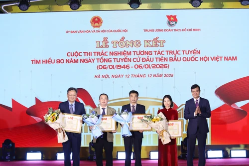 Trao giải thưởng cuộc thi tìm hiểu 80 năm Ngày Tổng tuyển cử đầu tiên