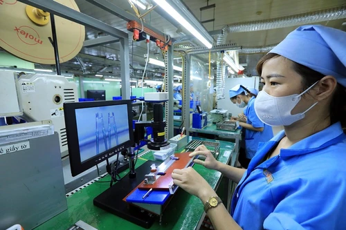 Khoảng 35% tổng số việc làm của Việt Nam có liên quan đến chuỗi cung ứng toàn cầu
