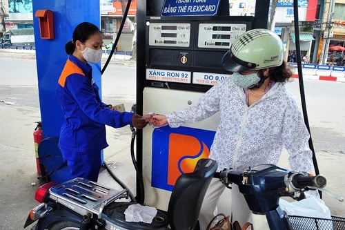 Giá xăng dầu tiếp tục giảm ngày cuối năm