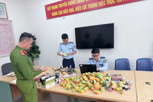 Hà Nội: Phát hiện, thu giữ gần 400 sản phẩm thuốc lá điện tử tại phường Cửa Nam