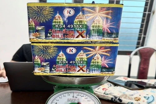 Xử phạt 40 triệu đồng đối với hành vi buôn bán hàng cấm là pháo hoa nổ