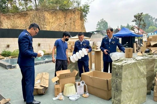 Mở cao điểm đấu tranh chống buôn lậu, gian lận thương mại và hàng giả dịp cuối năm