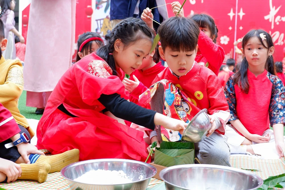 Hà Nội điều chỉnh lịch nghỉ Tết Dương lịch cho giáo viên, học sinh các cấp