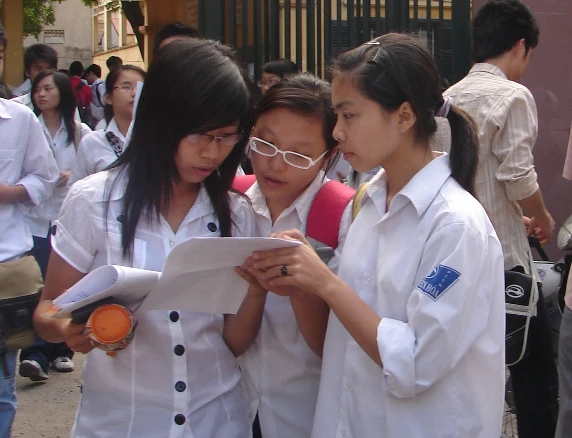 Bỏ phân tuyến đăng ký tuyển sinh vào lớp 10 công lập Hà Nội