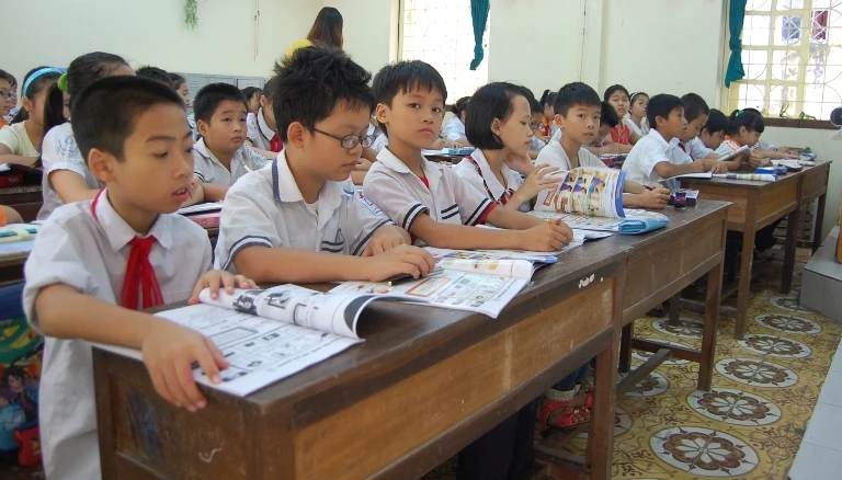 Thống nhất toàn quốc một bộ sách giáo khoa từ năm học 2026-2027, bỏ bằng tốt nghiệp THCS