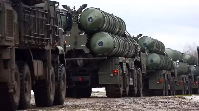 Mỹ quan sát kỹ việc Ấn Độ mua 5 hệ thống phòng không S-400 Triumf từ Nga