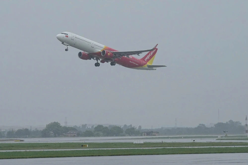 Hoạt động của sân bay Nội Bài bị phản ánh gây ồn, ảnh hưởng đến khu dân cư, nhà chức trách nói gì?