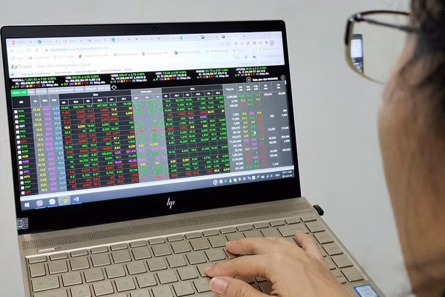 VN-Index ngấp nghé mốc 1.800 điểm nhưng thanh khoản vẫn ảm đạm