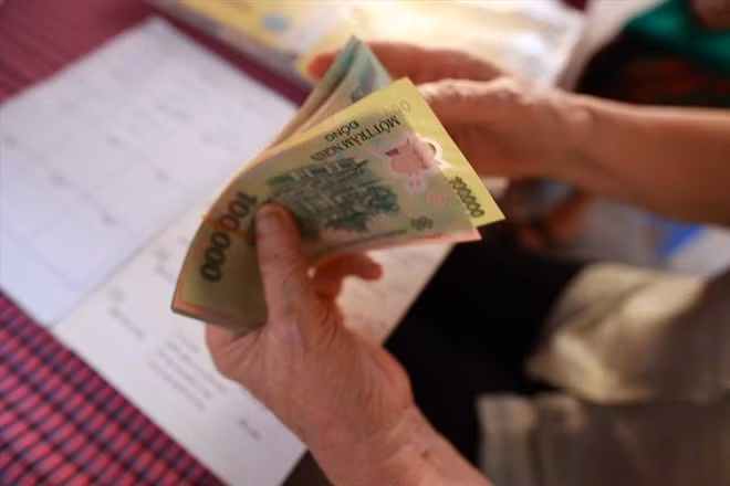 Cách tính trợ cấp cho người nghỉ việc sau khi nâng lương