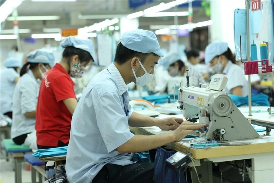 Thu nhập của người lao động tăng hơn 750.000 đồng/tháng